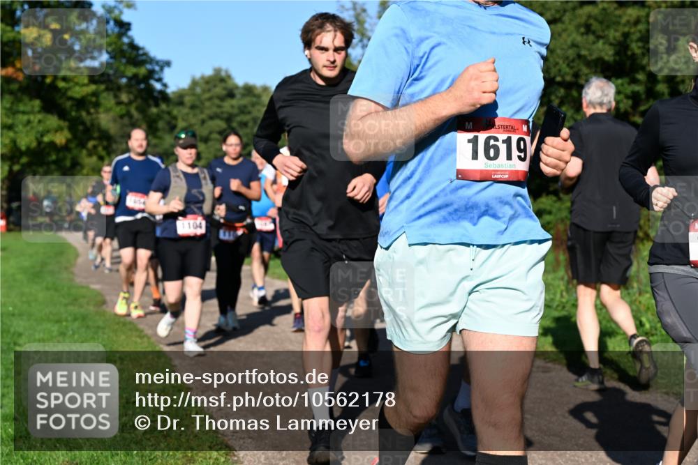 27.09.2026 - 35. Volkslauf durch das schöne Alstertal Dr. Thomas Lammeyer http://msf.ph/oto/10562178 27.09.2026 10:06:58 Laufen 1104, 1619 meine-sportfotos.de