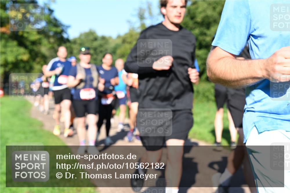 27.09.2026 - 35. Volkslauf durch das schöne Alstertal Dr. Thomas Lammeyer http://msf.ph/oto/10562182 27.09.2026 10:06:58 Laufen  meine-sportfotos.de