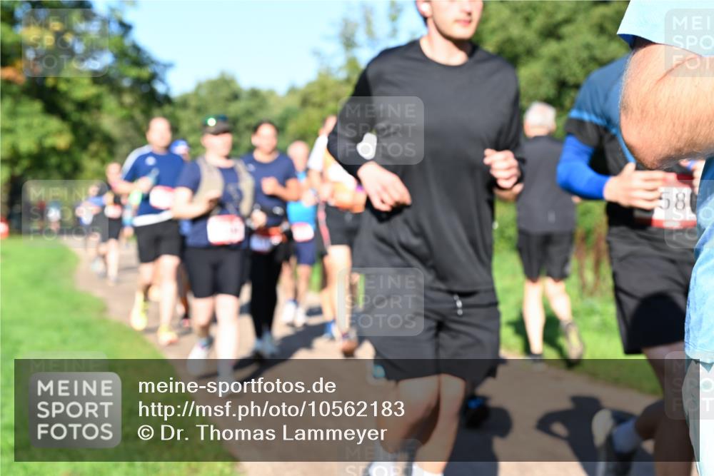 27.09.2026 - 35. Volkslauf durch das schöne Alstertal Dr. Thomas Lammeyer http://msf.ph/oto/10562183 27.09.2026 10:06:58 Laufen 58 meine-sportfotos.de
