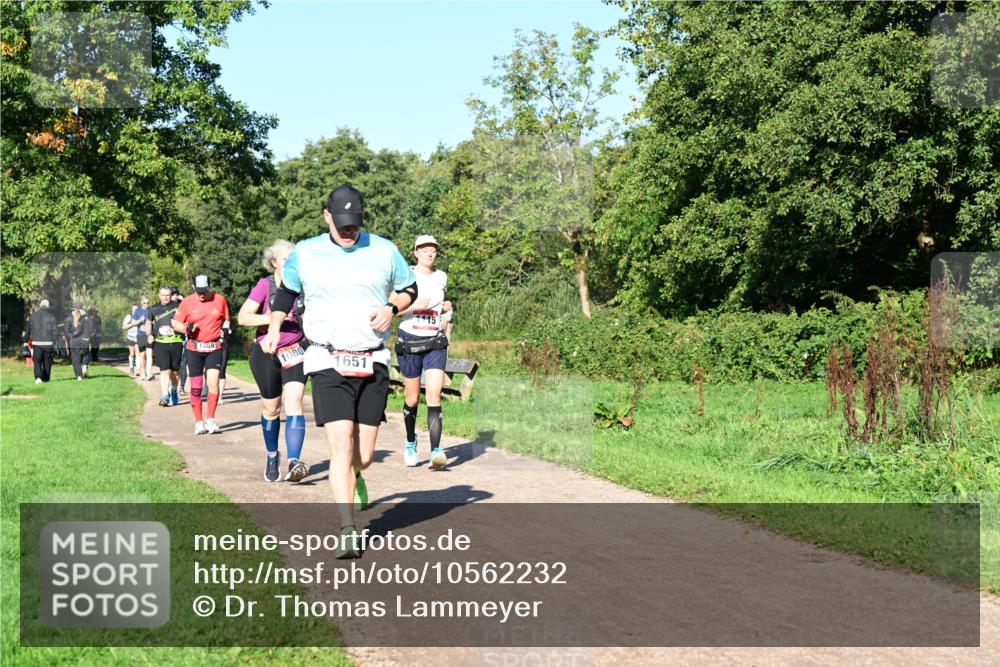 27.09.2026 - 35. Volkslauf durch das schöne Alstertal Dr. Thomas Lammeyer http://msf.ph/oto/10562232 27.09.2026 10:07:18 Laufen 1059, 1080, 1651 meine-sportfotos.de