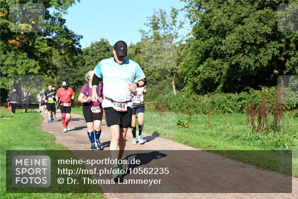 27.09.2026 - 35. Volkslauf durch das schöne Alstertal Dr. Thomas Lammeyer http://msf.ph/oto/10562235 27.09.2026 10:07:18 Laufen 1659, 1080, 1115, 1651 meine-sportfotos.de