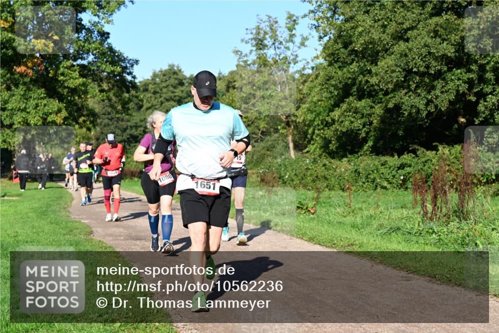 27.09.2026 - 35. Volkslauf durch das schöne Alstertal Dr. Thomas Lammeyer http://msf.ph/oto/10562236 27.09.2026 10:07:19 Laufen 1659, 1080, 1651 meine-sportfotos.de