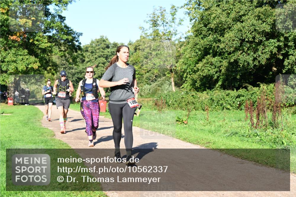 27.09.2026 - 35. Volkslauf durch das schöne Alstertal Dr. Thomas Lammeyer http://msf.ph/oto/10562337 27.09.2026 10:07:42 Laufen 1102, [108, 109 meine-sportfotos.de