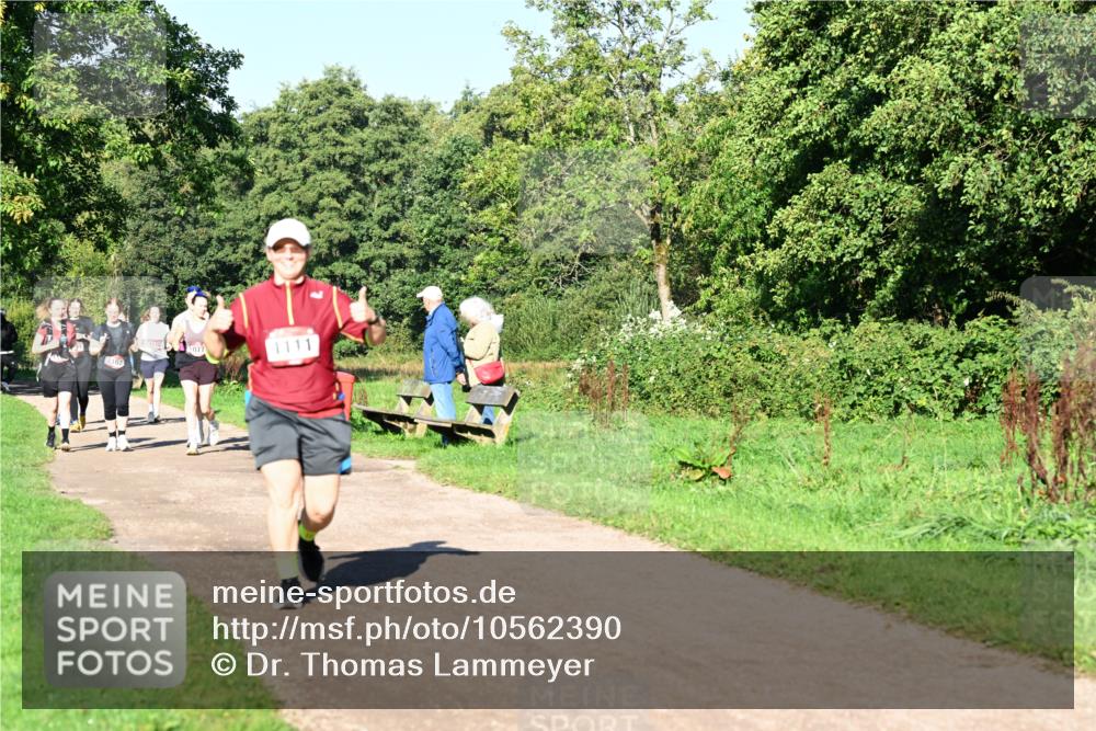 27.09.2026 - 35. Volkslauf durch das schöne Alstertal Dr. Thomas Lammeyer http://msf.ph/oto/10562390 27.09.2026 10:08:08 Laufen 1107, 1077, 1111 meine-sportfotos.de