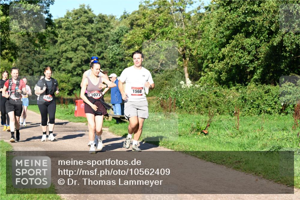 27.09.2026 - 35. Volkslauf durch das schöne Alstertal Dr. Thomas Lammeyer http://msf.ph/oto/10562409 27.09.2026 10:08:13 Laufen 1107, 1077, 1568 meine-sportfotos.de