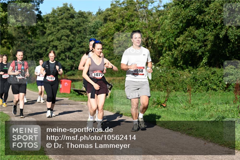 27.09.2026 - 35. Volkslauf durch das schöne Alstertal Dr. Thomas Lammeyer http://msf.ph/oto/10562414 27.09.2026 10:08:14 Laufen 1091, 1107, 1077, 1568 meine-sportfotos.de