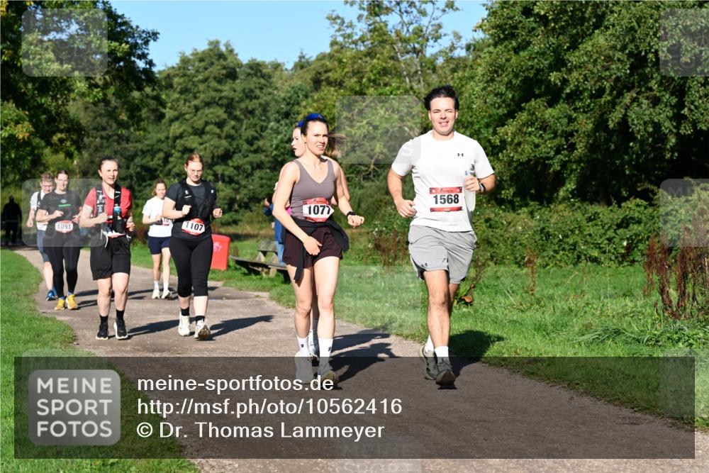 27.09.2026 - 35. Volkslauf durch das schöne Alstertal Dr. Thomas Lammeyer http://msf.ph/oto/10562416 27.09.2026 10:08:15 Laufen 1107, 1091, 1077, 1568 meine-sportfotos.de