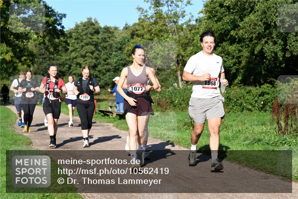 27.09.2026 - 35. Volkslauf durch das schöne Alstertal Dr. Thomas Lammeyer http://msf.ph/oto/10562419 27.09.2026 10:08:15 Laufen 111, 1091, 1107, 1077, 1568 meine-sportfotos.de
