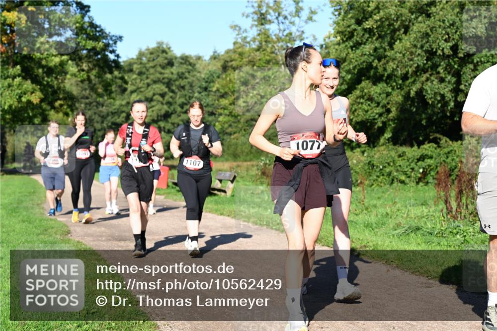 27.09.2026 - 35. Volkslauf durch das schöne Alstertal Dr. Thomas Lammeyer http://msf.ph/oto/10562429 27.09.2026 10:08:16 Laufen 1091, 1107, 1077 meine-sportfotos.de