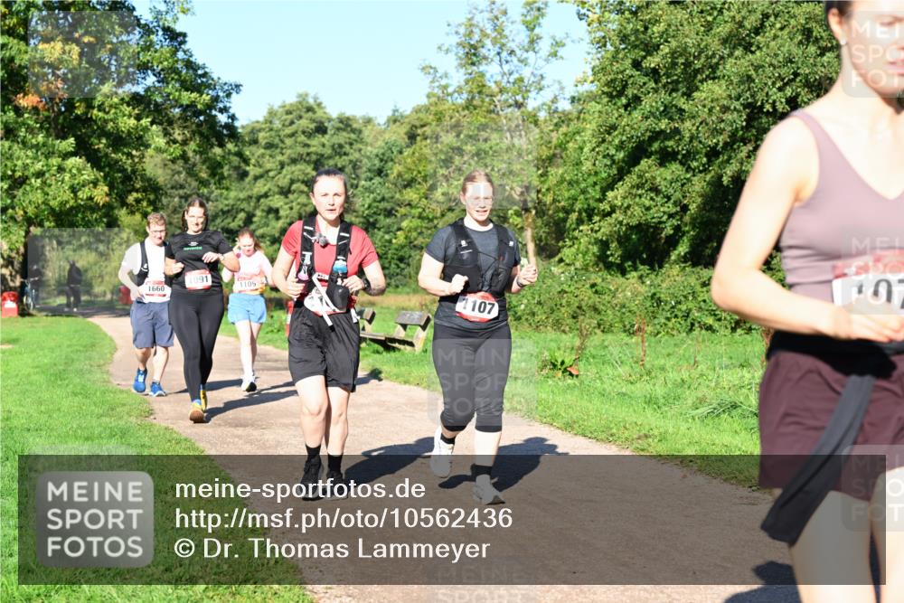 27.09.2026 - 35. Volkslauf durch das schöne Alstertal Dr. Thomas Lammeyer http://msf.ph/oto/10562436 27.09.2026 10:08:18 Laufen 1660, 1091, 1105, 1107 meine-sportfotos.de