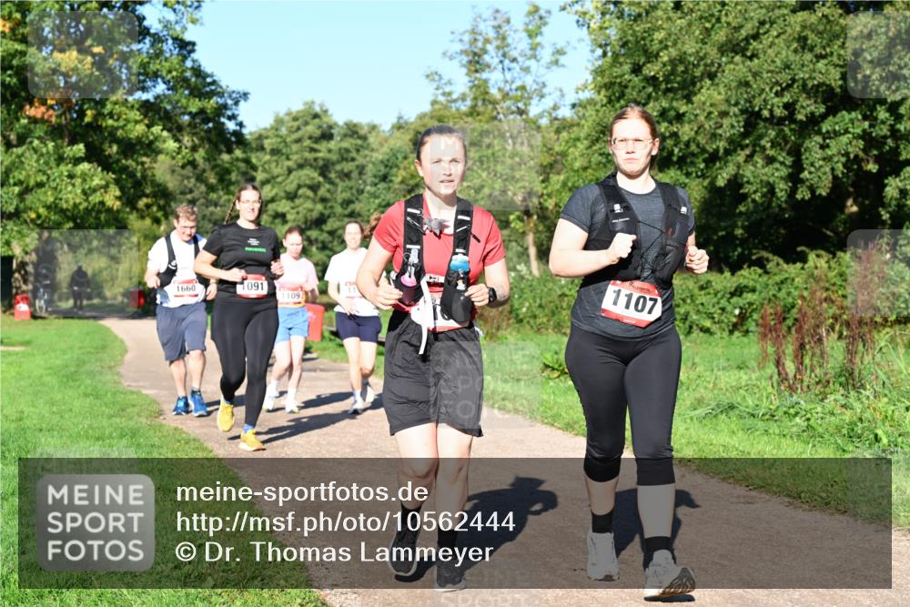 27.09.2026 - 35. Volkslauf durch das schöne Alstertal Dr. Thomas Lammeyer http://msf.ph/oto/10562444 27.09.2026 10:08:19 Laufen 1660, 1091, 1109, 1107 meine-sportfotos.de