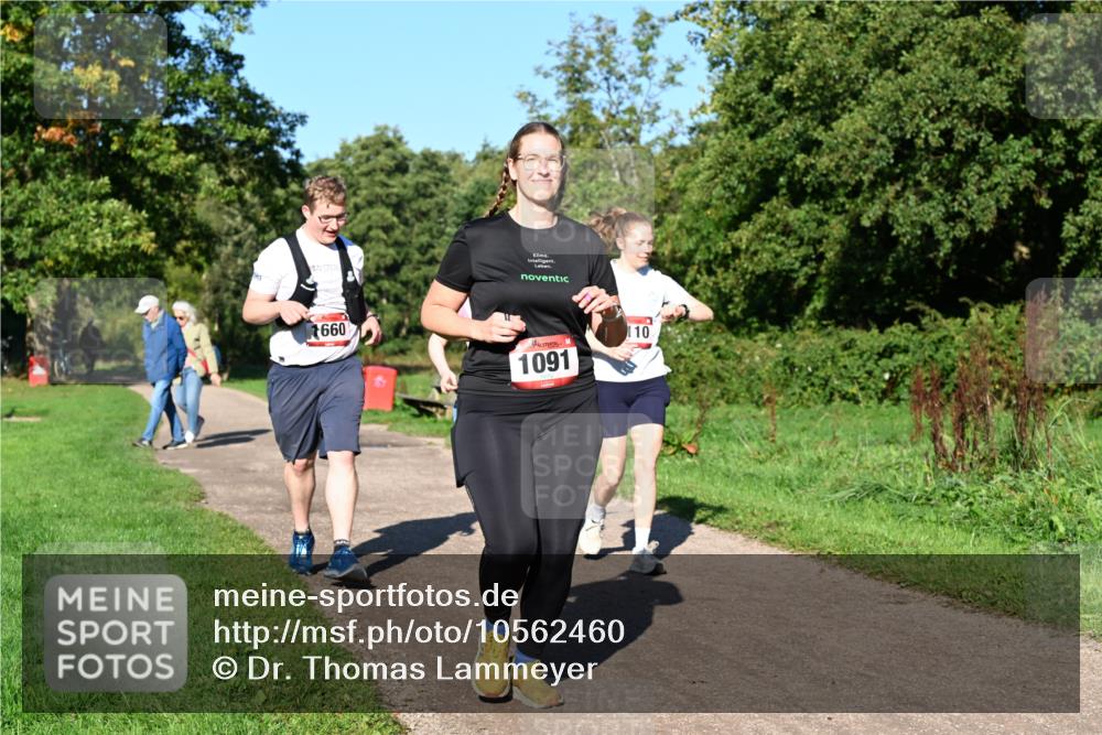 27.09.2026 - 35. Volkslauf durch das schöne Alstertal Dr. Thomas Lammeyer http://msf.ph/oto/10562460 27.09.2026 10:08:21 Laufen 1660, 1091, 10 meine-sportfotos.de