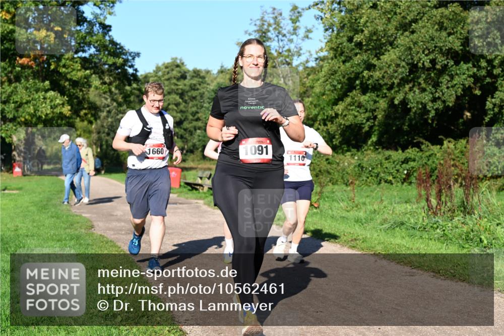 27.09.2026 - 35. Volkslauf durch das schöne Alstertal Dr. Thomas Lammeyer http://msf.ph/oto/10562461 27.09.2026 10:08:22 Laufen 1660, 1091, 1110 meine-sportfotos.de