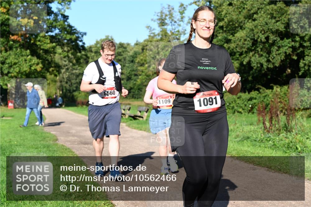 27.09.2026 - 35. Volkslauf durch das schöne Alstertal Dr. Thomas Lammeyer http://msf.ph/oto/10562466 27.09.2026 10:08:22 Laufen 1660, 1109, 1091 meine-sportfotos.de