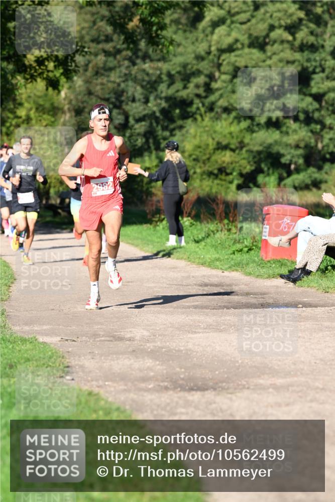 27.09.2026 - 35. Volkslauf durch das schöne Alstertal Dr. Thomas Lammeyer http://msf.ph/oto/10562499 27.09.2026 10:23:52 Laufen  meine-sportfotos.de