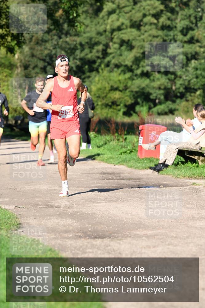 27.09.2026 - 35. Volkslauf durch das schöne Alstertal Dr. Thomas Lammeyer http://msf.ph/oto/10562504 27.09.2026 10:23:52 Laufen 2982, 167 meine-sportfotos.de
