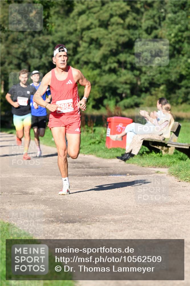 27.09.2026 - 35. Volkslauf durch das schöne Alstertal Dr. Thomas Lammeyer http://msf.ph/oto/10562509 27.09.2026 10:23:53 Laufen 2982 meine-sportfotos.de