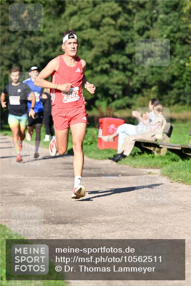 27.09.2026 - 35. Volkslauf durch das schöne Alstertal Dr. Thomas Lammeyer http://msf.ph/oto/10562511 27.09.2026 10:23:53 Laufen 2982 meine-sportfotos.de