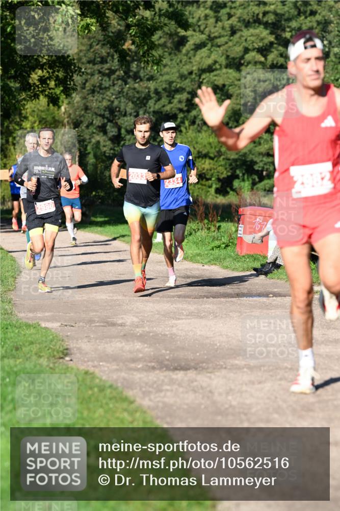27.09.2026 - 35. Volkslauf durch das schöne Alstertal Dr. Thomas Lammeyer http://msf.ph/oto/10562516 27.09.2026 10:23:55 Laufen 2033, 2980, 2334, 167 meine-sportfotos.de