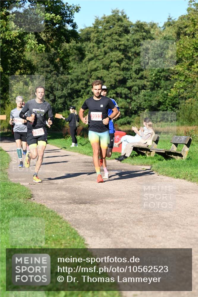 27.09.2026 - 35. Volkslauf durch das schöne Alstertal Dr. Thomas Lammeyer http://msf.ph/oto/10562523 27.09.2026 10:23:56 Laufen 2422, 70, 3, 2033, 2980 meine-sportfotos.de