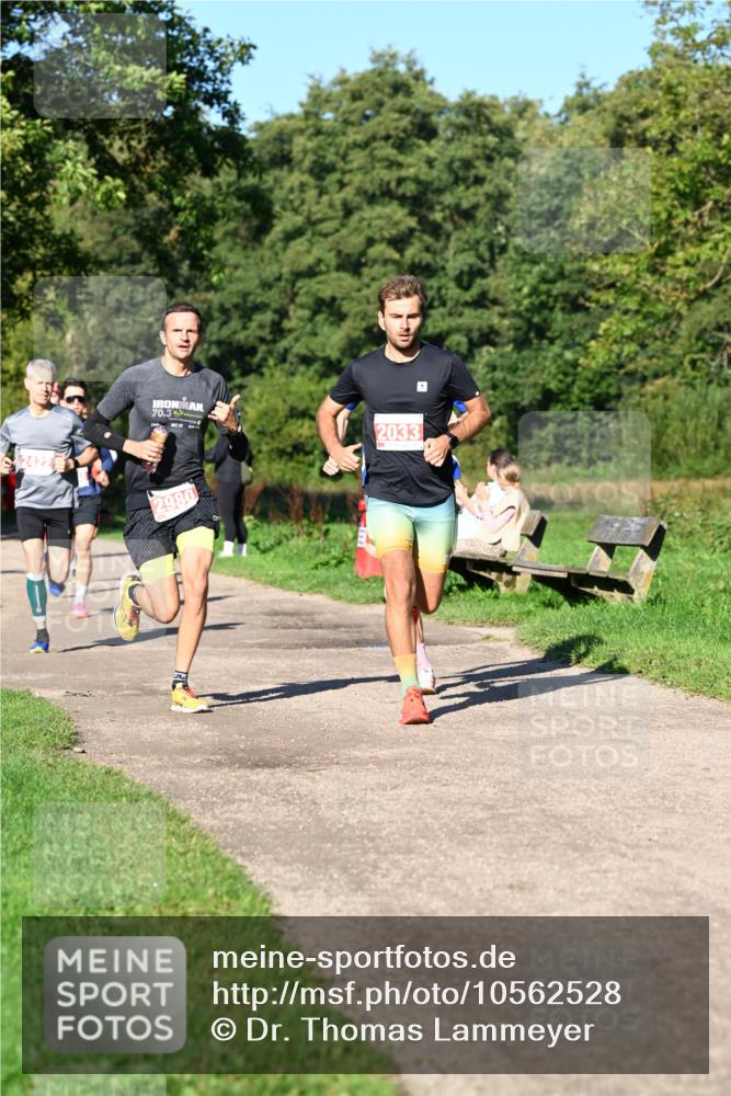 27.09.2026 - 35. Volkslauf durch das schöne Alstertal Dr. Thomas Lammeyer http://msf.ph/oto/10562528 27.09.2026 10:23:57 Laufen 2422, 70, 3, 2033, 2980 meine-sportfotos.de