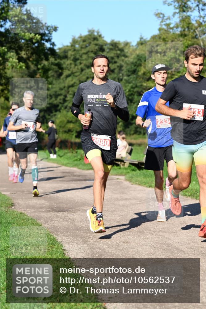 27.09.2026 - 35. Volkslauf durch das schöne Alstertal Dr. Thomas Lammeyer http://msf.ph/oto/10562537 27.09.2026 10:23:58 Laufen 70, 3, 90, 21, 1, 2980, 233, 33 meine-sportfotos.de