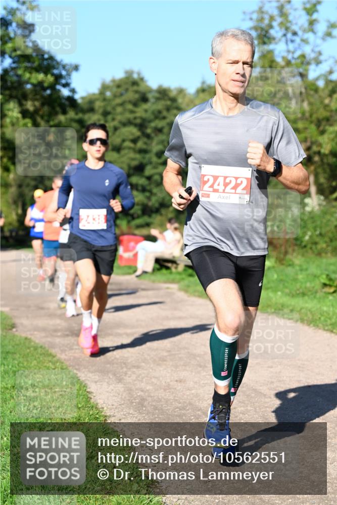 27.09.2026 - 35. Volkslauf durch das schöne Alstertal Dr. Thomas Lammeyer http://msf.ph/oto/10562551 27.09.2026 10:24:01 Laufen 2438, 2422, 1 meine-sportfotos.de