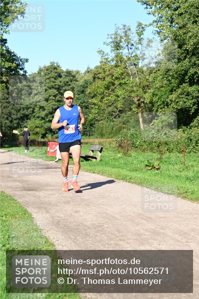 27.09.2026 - 35. Volkslauf durch das schöne Alstertal Dr. Thomas Lammeyer http://msf.ph/oto/10562571 27.09.2026 10:24:05 Laufen  meine-sportfotos.de