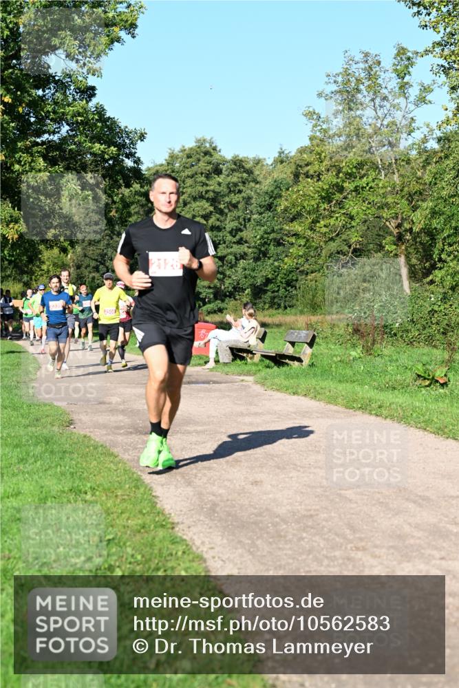 27.09.2026 - 35. Volkslauf durch das schöne Alstertal Dr. Thomas Lammeyer http://msf.ph/oto/10562583 27.09.2026 10:24:10 Laufen 2335, 2508, 2126 meine-sportfotos.de