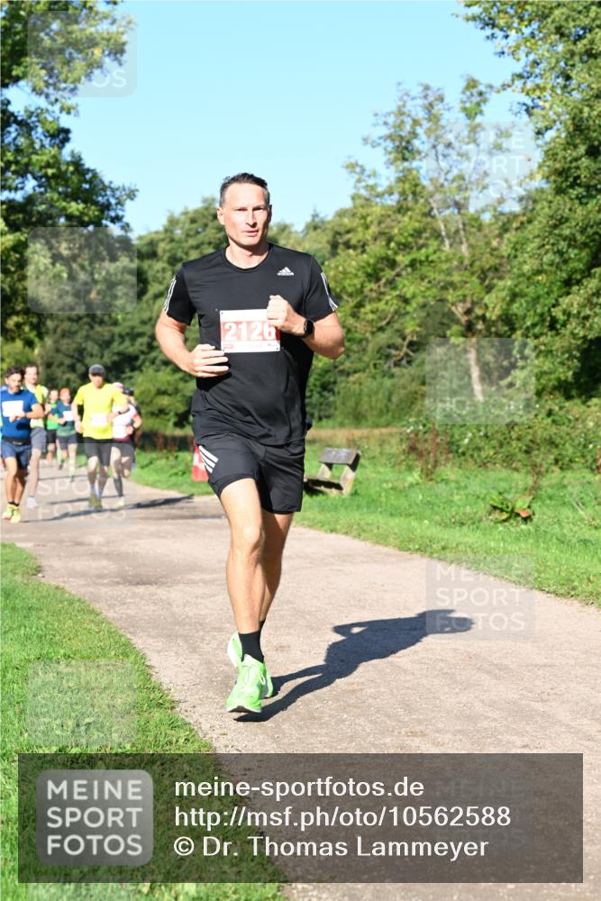 27.09.2026 - 35. Volkslauf durch das schöne Alstertal Dr. Thomas Lammeyer http://msf.ph/oto/10562588 27.09.2026 10:24:11 Laufen 2126 meine-sportfotos.de