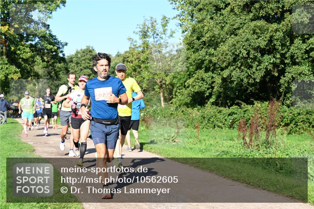 27.09.2026 - 35. Volkslauf durch das schöne Alstertal Dr. Thomas Lammeyer http://msf.ph/oto/10562605 27.09.2026 10:24:15 Laufen  meine-sportfotos.de