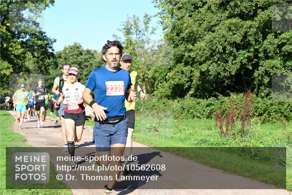 27.09.2026 - 35. Volkslauf durch das schöne Alstertal Dr. Thomas Lammeyer http://msf.ph/oto/10562608 27.09.2026 10:24:15 Laufen 2335, 2502 meine-sportfotos.de