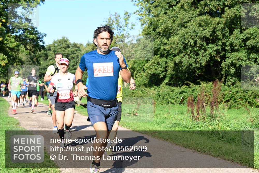 27.09.2026 - 35. Volkslauf durch das schöne Alstertal Dr. Thomas Lammeyer http://msf.ph/oto/10562609 27.09.2026 10:24:15 Laufen 9, 2502, 2335 meine-sportfotos.de