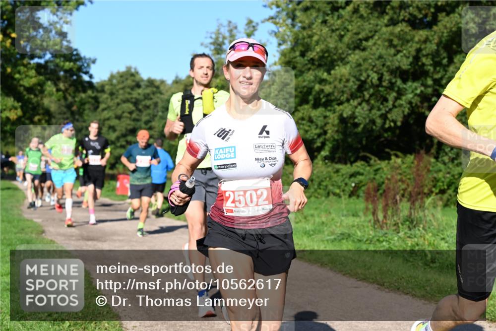 27.09.2026 - 35. Volkslauf durch das schöne Alstertal Dr. Thomas Lammeyer http://msf.ph/oto/10562617 27.09.2026 10:24:17 Laufen 2502 meine-sportfotos.de