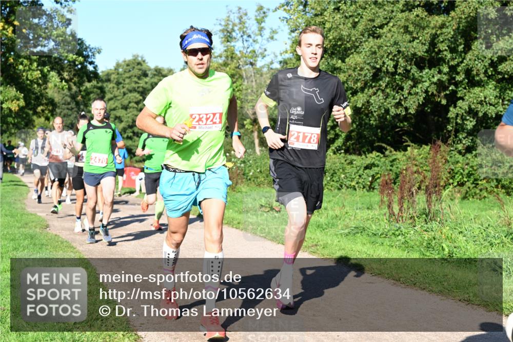 27.09.2026 - 35. Volkslauf durch das schöne Alstertal Dr. Thomas Lammeyer http://msf.ph/oto/10562634 27.09.2026 10:24:20 Laufen 2470, 2324, 51, 2178 meine-sportfotos.de