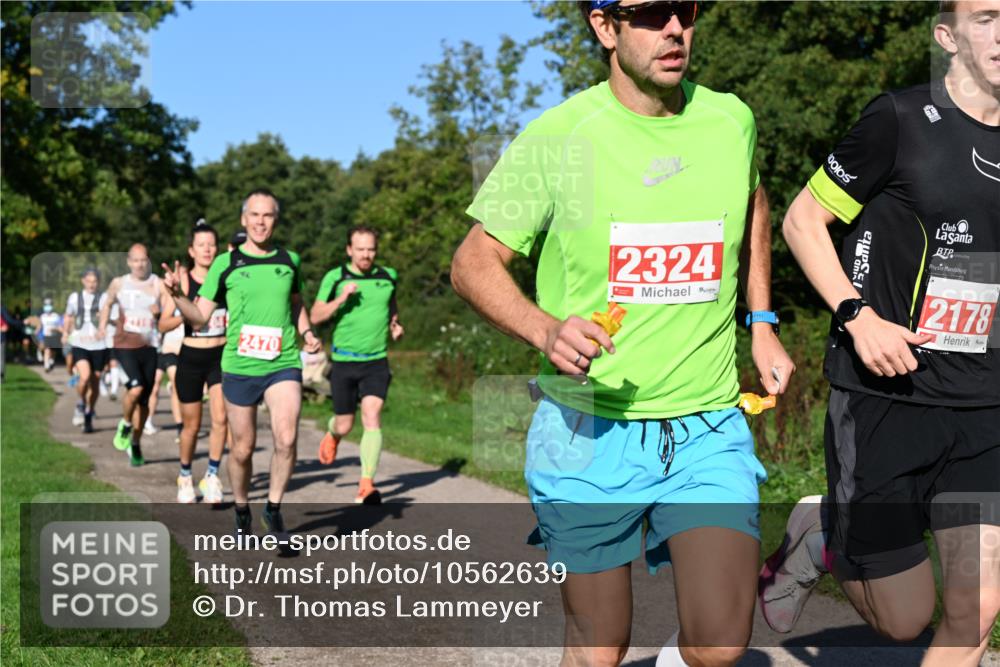 27.09.2026 - 35. Volkslauf durch das schöne Alstertal Dr. Thomas Lammeyer http://msf.ph/oto/10562639 27.09.2026 10:24:20 Laufen 2470, 2324, 2178 meine-sportfotos.de