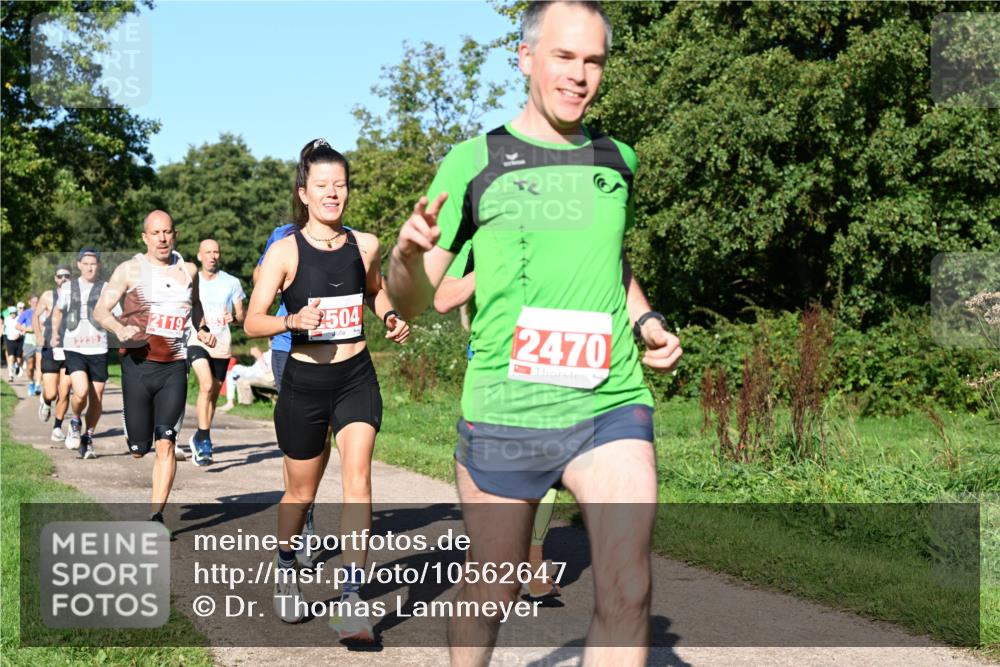 27.09.2026 - 35. Volkslauf durch das schöne Alstertal Dr. Thomas Lammeyer http://msf.ph/oto/10562647 27.09.2026 10:24:22 Laufen 2119, 504, 2235, 2470 meine-sportfotos.de