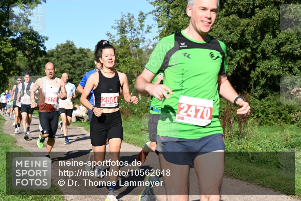 27.09.2026 - 35. Volkslauf durch das schöne Alstertal Dr. Thomas Lammeyer http://msf.ph/oto/10562648 27.09.2026 10:24:22 Laufen 2119, 2504, 2470 meine-sportfotos.de