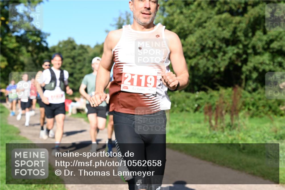 27.09.2026 - 35. Volkslauf durch das schöne Alstertal Dr. Thomas Lammeyer http://msf.ph/oto/10562658 27.09.2026 10:24:24 Laufen 2119 meine-sportfotos.de