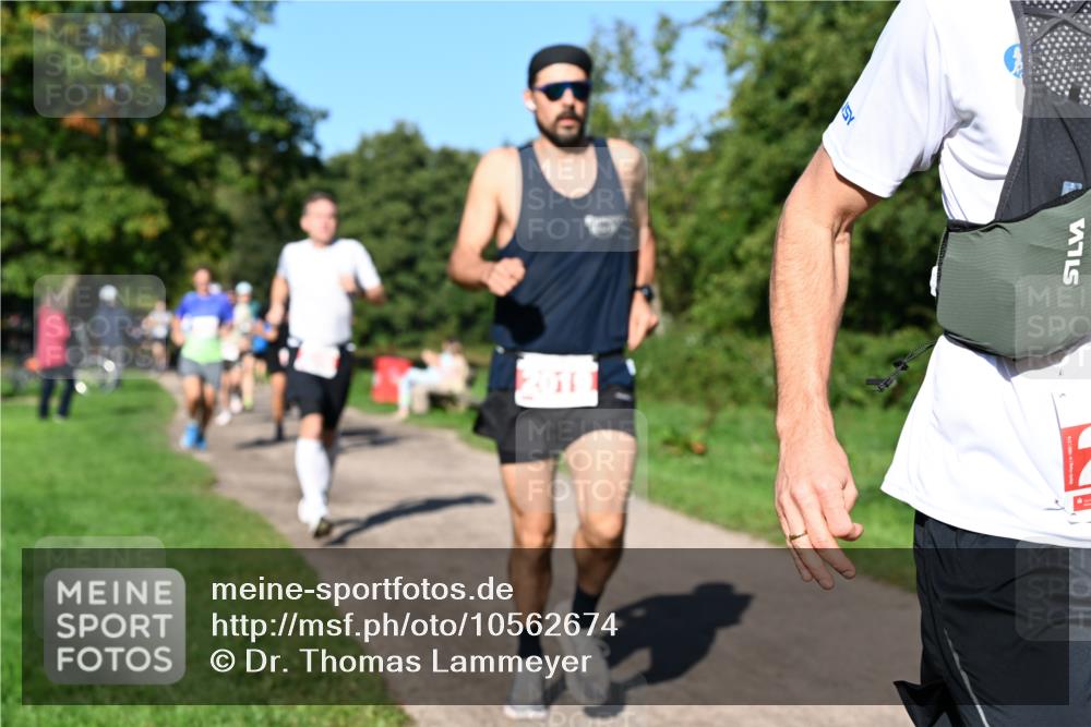 27.09.2026 - 35. Volkslauf durch das schöne Alstertal Dr. Thomas Lammeyer http://msf.ph/oto/10562674 27.09.2026 10:24:26 Laufen 1985121, 1 meine-sportfotos.de