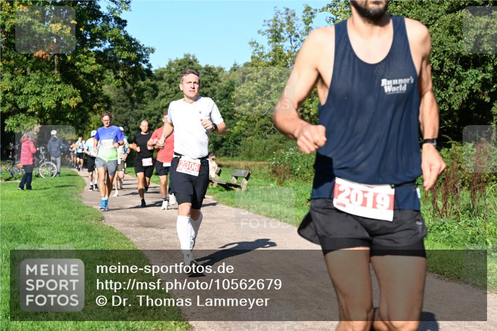 27.09.2026 - 35. Volkslauf durch das schöne Alstertal Dr. Thomas Lammeyer http://msf.ph/oto/10562679 27.09.2026 10:24:26 Laufen 9574, 2306, 2019 meine-sportfotos.de