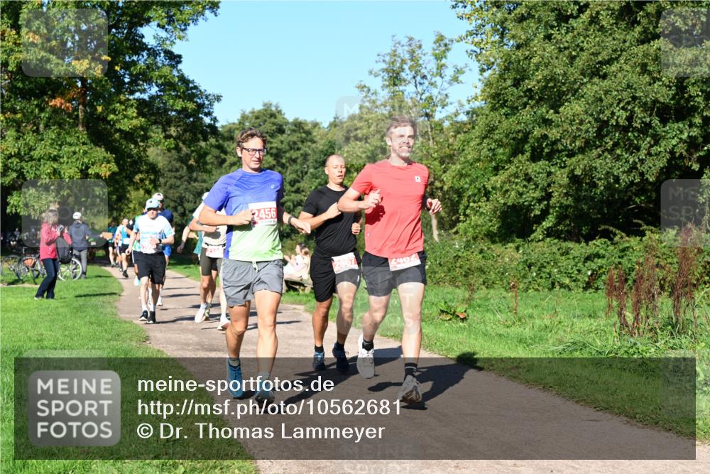 27.09.2026 - 35. Volkslauf durch das schöne Alstertal Dr. Thomas Lammeyer http://msf.ph/oto/10562681 27.09.2026 10:24:29 Laufen 2456, 2967, 2402 meine-sportfotos.de
