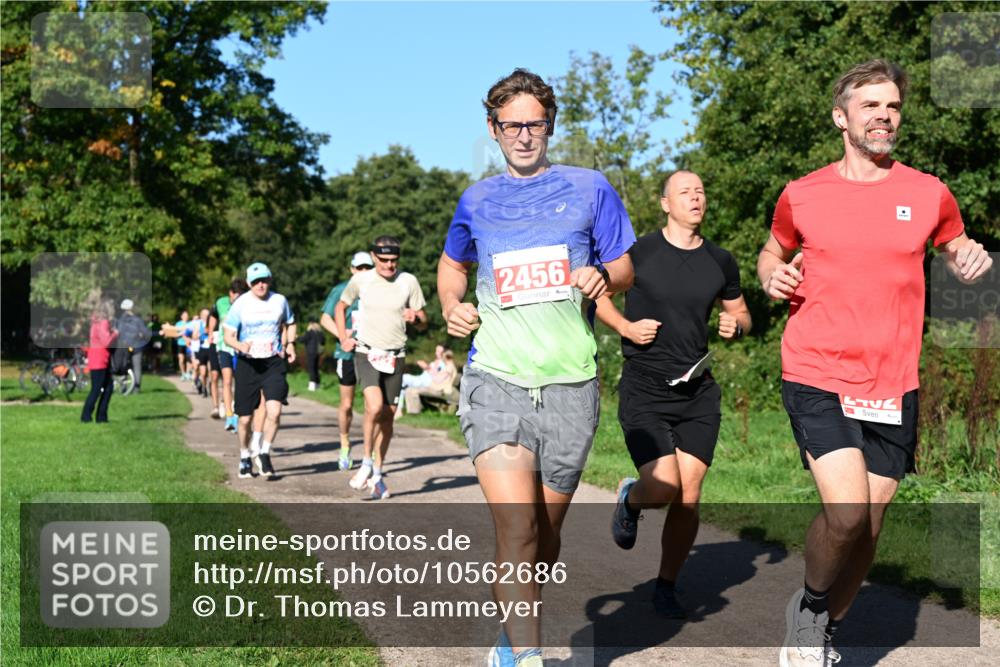 27.09.2026 - 35. Volkslauf durch das schöne Alstertal Dr. Thomas Lammeyer http://msf.ph/oto/10562686 27.09.2026 10:24:30 Laufen 2456 meine-sportfotos.de