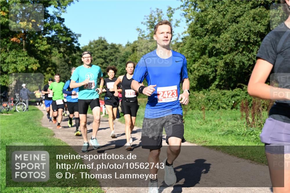 27.09.2026 - 35. Volkslauf durch das schöne Alstertal Dr. Thomas Lammeyer http://msf.ph/oto/10562743 27.09.2026 10:24:42 Laufen 2114, 2423 meine-sportfotos.de