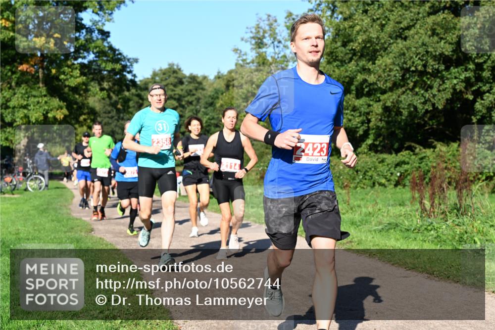 27.09.2026 - 35. Volkslauf durch das schöne Alstertal Dr. Thomas Lammeyer http://msf.ph/oto/10562744 27.09.2026 10:24:42 Laufen  meine-sportfotos.de