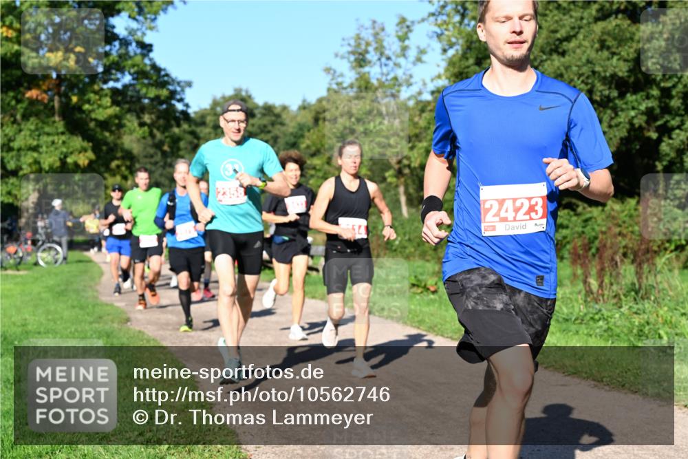 27.09.2026 - 35. Volkslauf durch das schöne Alstertal Dr. Thomas Lammeyer http://msf.ph/oto/10562746 27.09.2026 10:24:42 Laufen 2358, 2423, 1 meine-sportfotos.de
