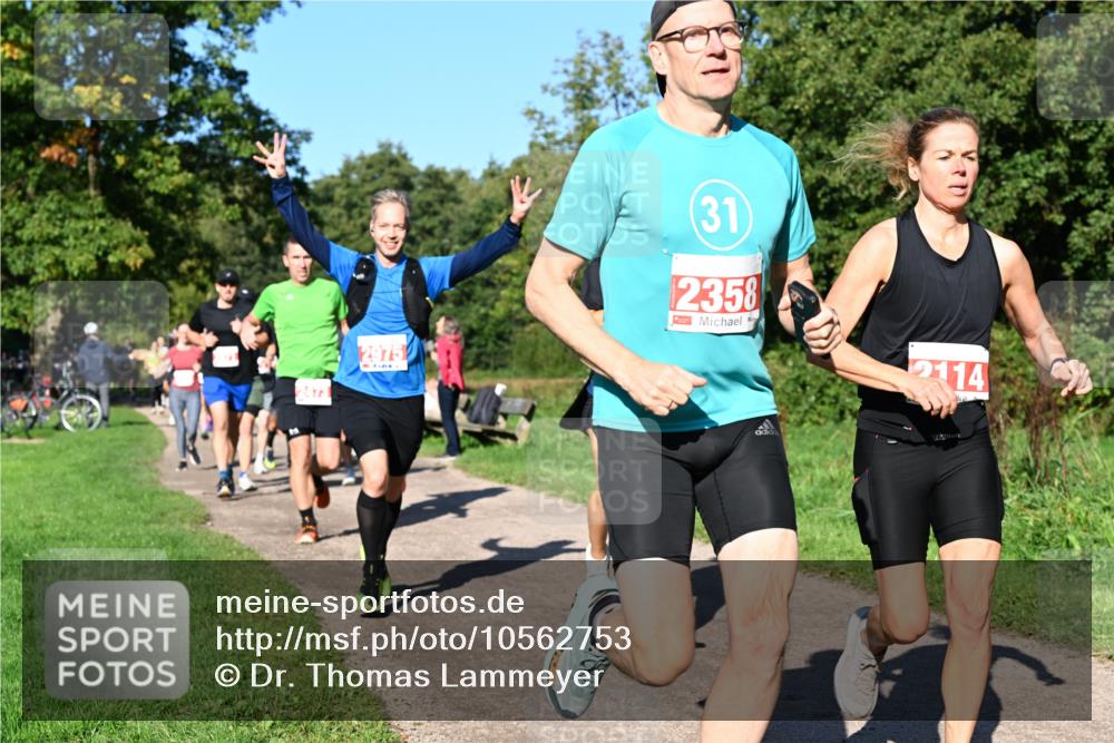 27.09.2026 - 35. Volkslauf durch das schöne Alstertal Dr. Thomas Lammeyer http://msf.ph/oto/10562753 27.09.2026 10:24:43 Laufen 2975, 31, 2358, 2114 meine-sportfotos.de