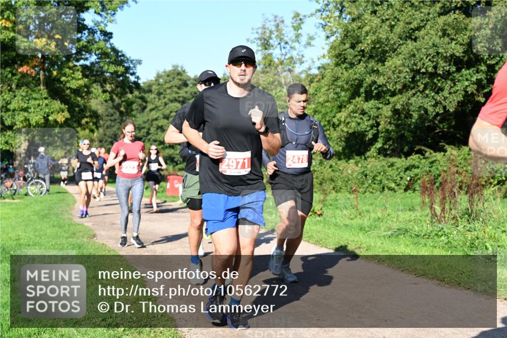 27.09.2026 - 35. Volkslauf durch das schöne Alstertal Dr. Thomas Lammeyer http://msf.ph/oto/10562772 27.09.2026 10:24:47 Laufen 2971, 2478 meine-sportfotos.de