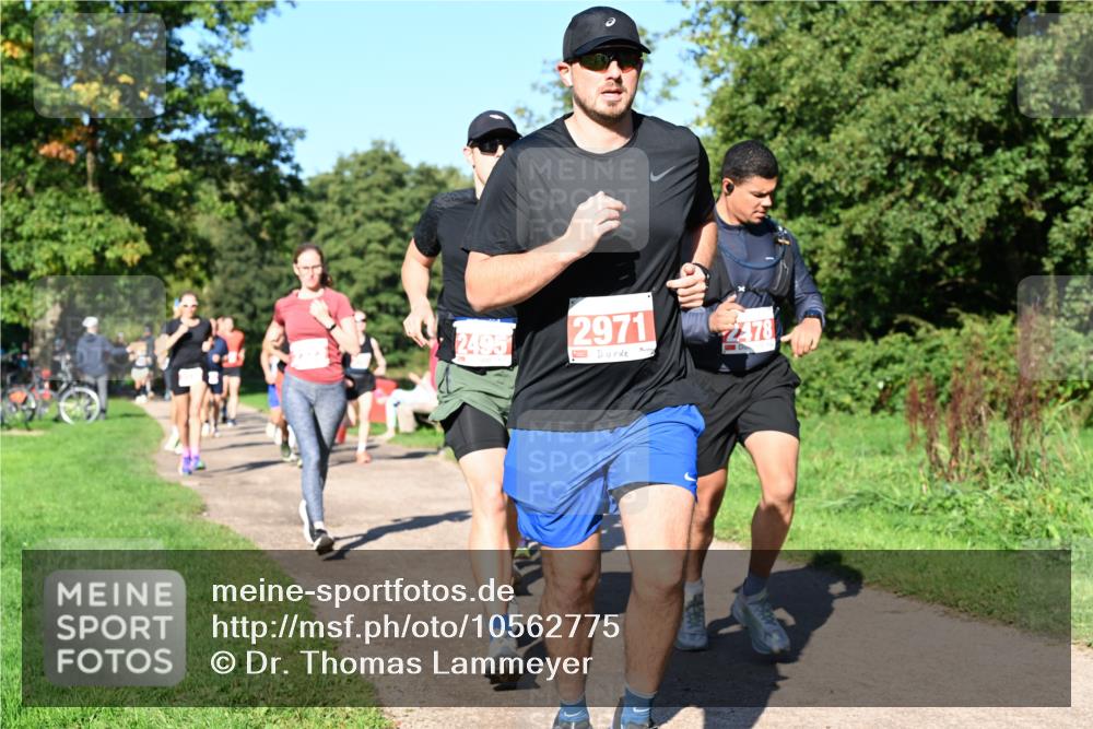 27.09.2026 - 35. Volkslauf durch das schöne Alstertal Dr. Thomas Lammeyer http://msf.ph/oto/10562775 27.09.2026 10:24:47 Laufen 2495, 2971, 2478 meine-sportfotos.de