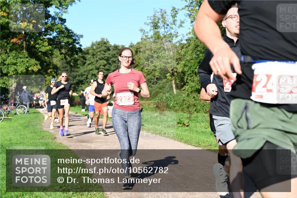 27.09.2026 - 35. Volkslauf durch das schöne Alstertal Dr. Thomas Lammeyer http://msf.ph/oto/10562782 27.09.2026 10:24:48 Laufen 2323, 2495 meine-sportfotos.de
